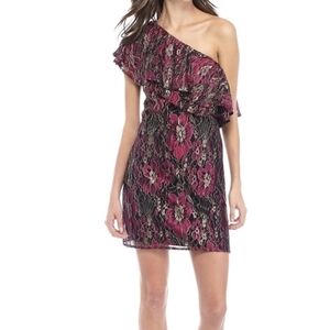 NWT WAYF Lacey Fuschia one shoulder floral dress Med